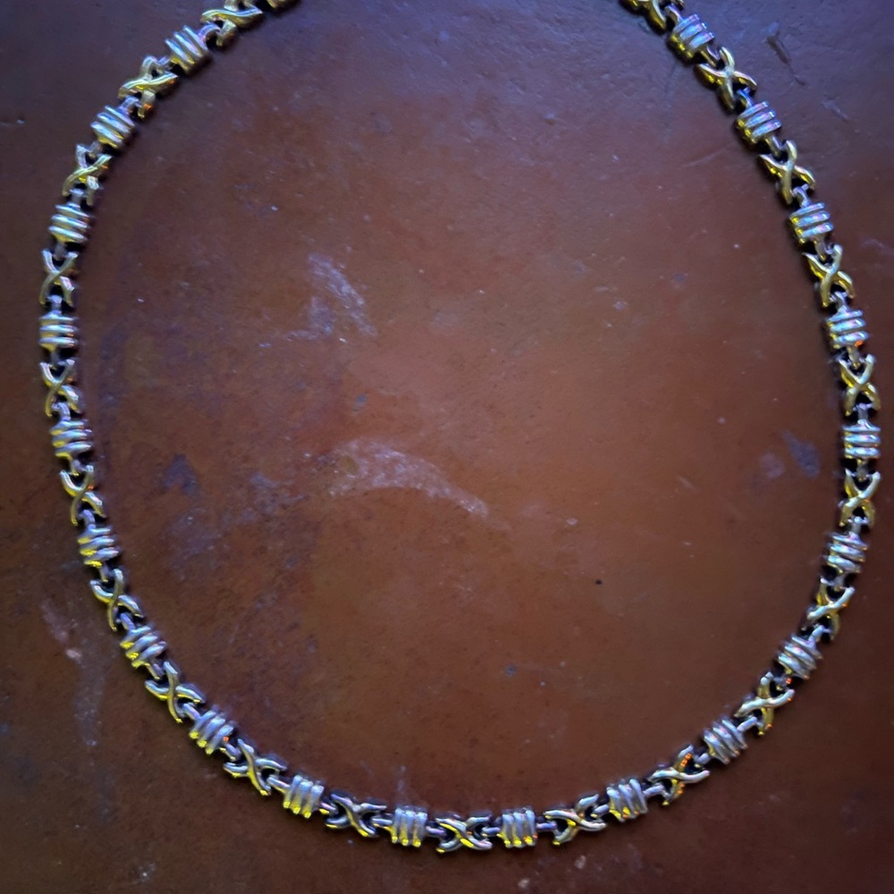 X&O fitted necklace